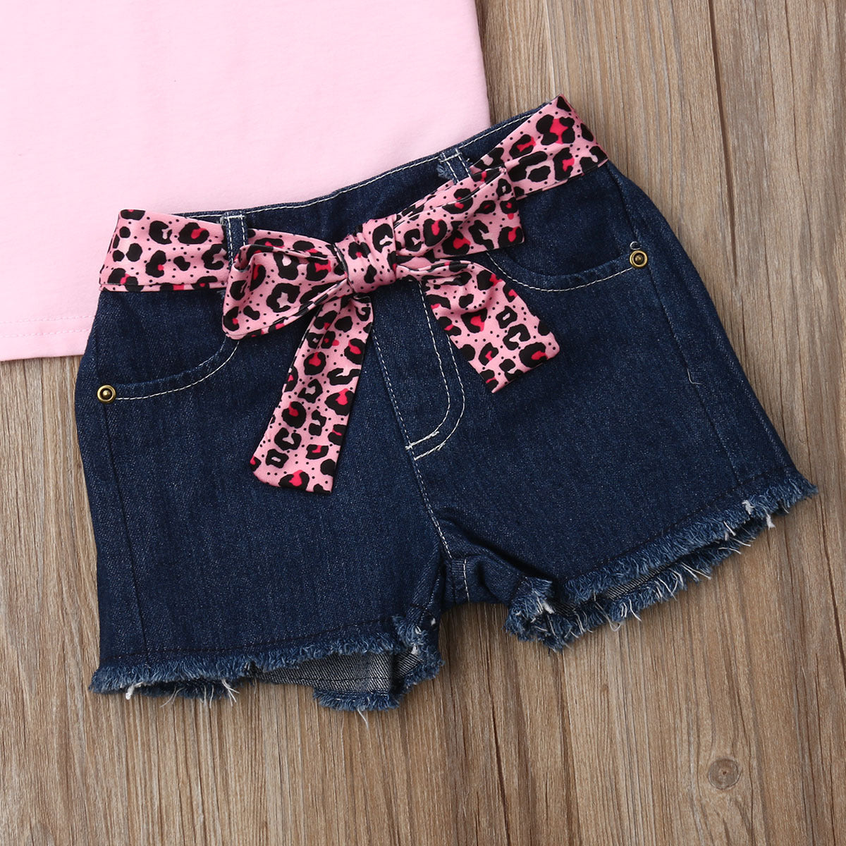 2 Pieces Set Baby Kid Girls Letters Expression Print T-Shirts And Leopard Ribbon Shorts Wholesale 22121624